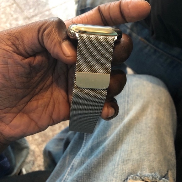 GOLD APPLE WATCH SERIES 8 BRAND NEW NO SCRATCHES AT ALL CRISPY OPEN BOX - Picture 7 of 8